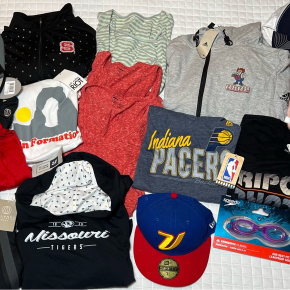 NWT Wholesale Lot of 23 Team & Athletic Apparel and Accessories- Lot 183 - Picture 4 of 7